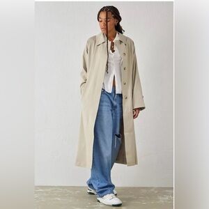 VINTAGE MISTY HABOR  TRENCH COAT….149-Hanger